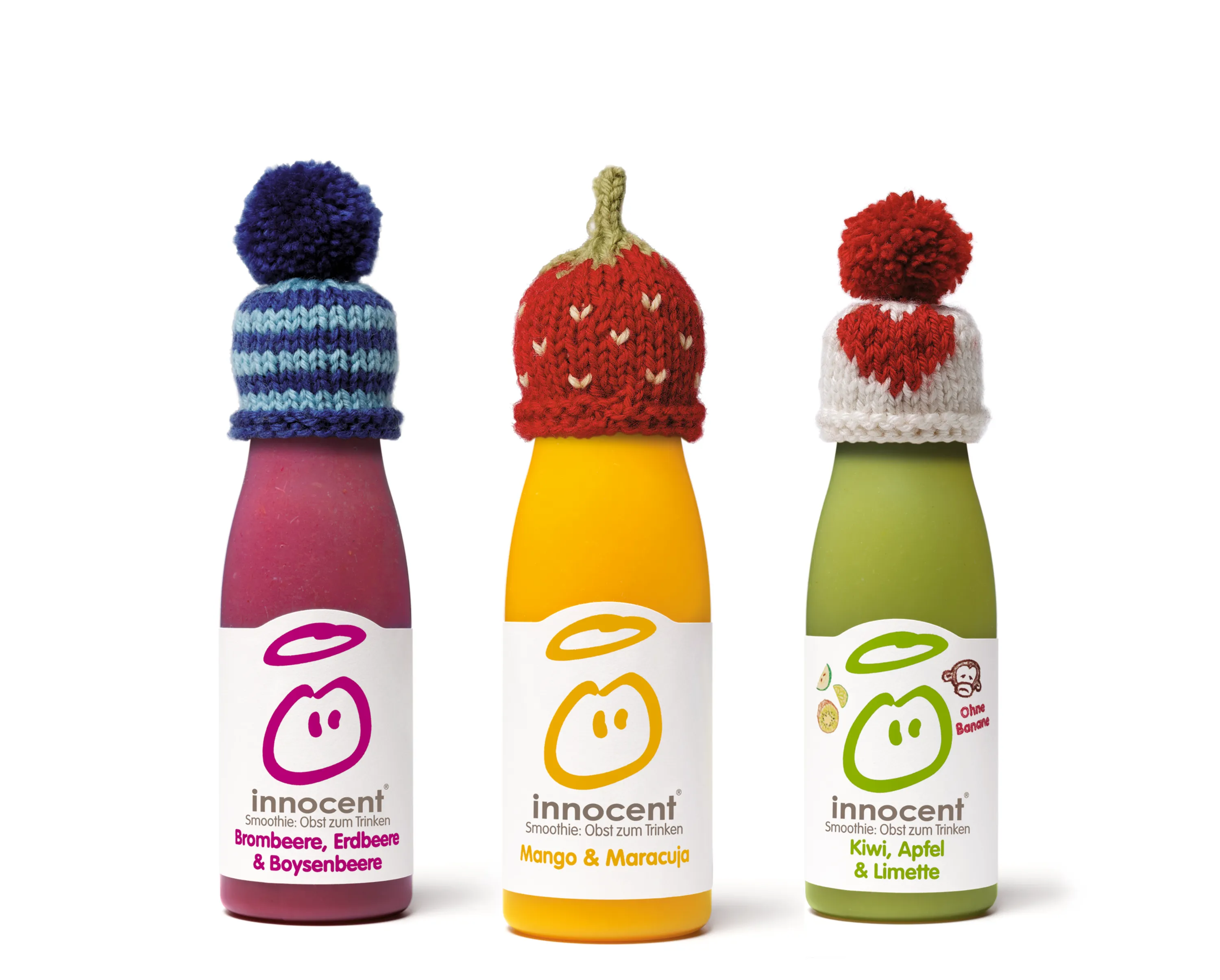 Zwei Hände, die stricken.